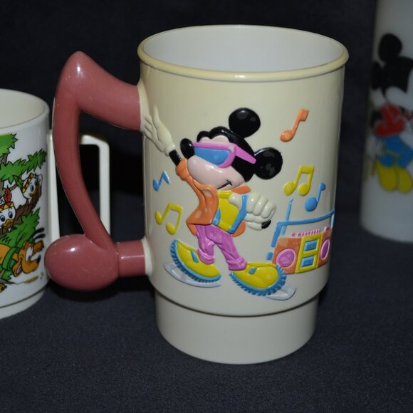Vintage Walt Disney Cups and 1 Salt Shaker 5 Piece Bundle! - Picture 2 of 13